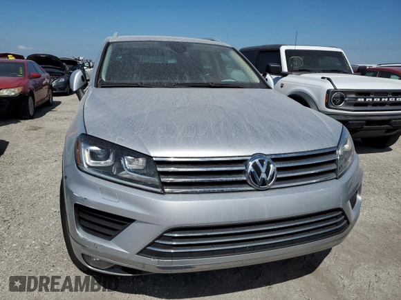 2017 Volkswagen Touareg Sport with VIN WVGEF7BP4HD003359, listed as a Copart auction lot 74714594 with Not Provided miles and Salvage Title. Bid and sale history available at DreamBid. Image 5.