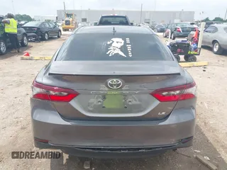 2023 Toyota Camry LE z VIN 4T1C11AK8PU132325, wystawiony jako IAAI lot #42093856 z przebiegiem 29 115 mil mil oraz . Historia ofert i sprzedaży dostępna na DreamBid. Obrazek 17.