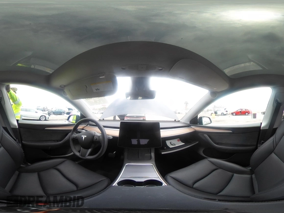 2024 Tesla Model Y z VIN 7SAYGDEDXRF032666, wystawiony jako IAAI lot #42373033 z przebiegiem 7 428 mil mil oraz . Historia ofert i sprzedaży dostępna na DreamBid. Obrazek 22.