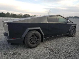 2024 Tesla Cybertruck z VIN 7G2CEHED0RA022596, wystawiony jako Copart lot #77222434 z przebiegiem Nie podano mil oraz Nie do naprawy • Non repairable. Historia ofert i sprzedaży dostępna na DreamBid. Obrazek 3.