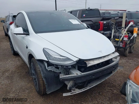 2022 Tesla Model Y Long Range with VIN 7SAYGDEE2NA011388, listed as a IAAI auction lot 41423536 with 44,783 mi miles. Bid and sale history available at carsss.com. Image 1.