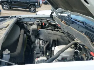 2019 Chevrolet Silverado 2500HD Work Truck z VIN 1GC1KREG9KF256677, wystawiony jako IAAI lot #42633291 z przebiegiem 123 041 mil mil oraz . Historia ofert i sprzedaży dostępna na DreamBid. Obrazek 18.