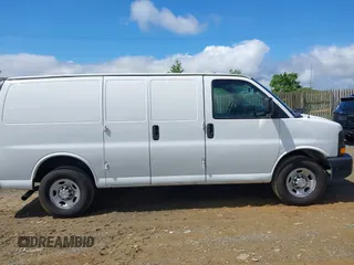 2017 Chevrolet Express Cargo z VIN 1GCWGAFF6H1147484, wystawiony jako IAAI lot #42280800 z przebiegiem 207 357 mil mil oraz . Historia ofert i sprzedaży dostępna na DreamBid. Obrazek 13.