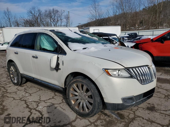 2013 Lincoln MKX with VIN 2LMDJ8JK8DBL08552, listed as a Copart auction lot 88320535 with 181,775 mi miles and Salvage Title. Bid and sale history available at carsss.com. Image 4.