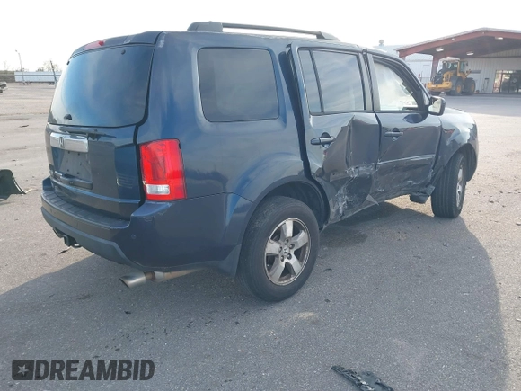 2011 Honda Pilot EX with VIN 5FNYF3H45BB025345, listed as a IAAI auction lot 41270126 with 199,791 mi miles and . Bid and sale history available at carsss.com. Image 4.