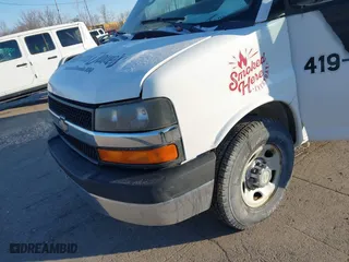 2012 Chevrolet Express Passenger 1LT with VIN 1GAZG1FG9C1139757, listed as a IAAI auction lot 41578074 with 62,563 mi miles. Bid and sale history available at carsss.com. Image 6.