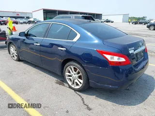 2011 Nissan Maxima SV z VIN 1N4AA5AP7BC843677, wystawiony jako IAAI lot #42407646 z przebiegiem 131 640 mil mil oraz . Historia ofert i sprzedaży dostępna na DreamBid. Obrazek 3.