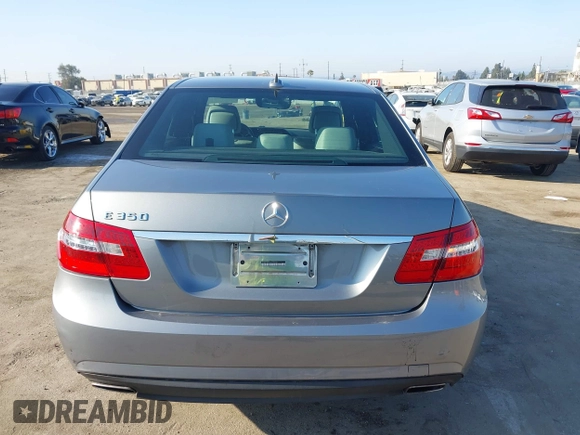 2013 Mercedes-Benz E 350 Luxury z VIN WDDHF5KB0DA745639, wystawiony jako IAAI lot #42407026 z przebiegiem 305 400 mil mil oraz . Historia ofert i sprzedaży dostępna na DreamBid. Obrazek 16.