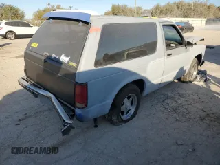 1989 Chevrolet Blazer z VIN 1GNCS18Z9K8255600, wystawiony jako Copart lot #76288754 z przebiegiem 224 837 mil mil oraz Nie do naprawy • Non repairable. Historia ofert i sprzedaży dostępna na DreamBid. Obrazek 3.