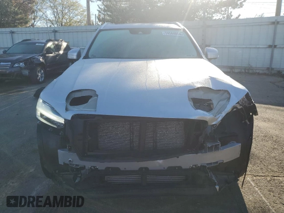 2022 Volvo XC90 Inscription with VIN YV4A221L5N1858808, listed as a Copart auction lot 74584894 with 29,330 mi miles and Salvage title. Bid and sale history available at DreamBid. Image 5.