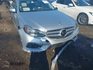2014 Mercedes-Benz E-Class E 350 Sport with VIN WDDHF5KB5EB071435, listed as a IAAI auction lot 40458844 with 102,629 mi miles. Bid and sale history available at carsss.com. Image 6.