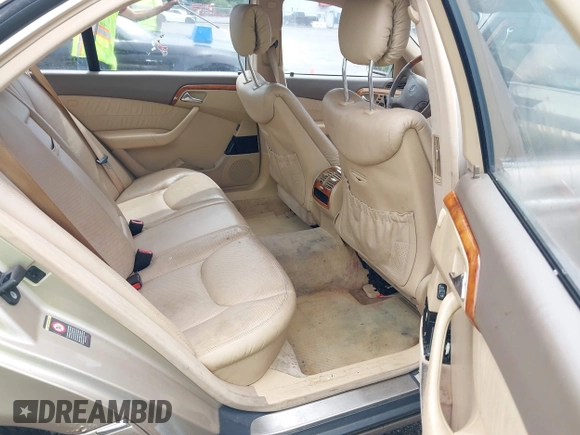 2001 Mercedes-Benz S 320/430/500 z VIN WDBNG70J71A174855, wystawiony jako IAAI lot #42036824 z przebiegiem Nie podano mil oraz . Historia ofert i sprzedaży dostępna na DreamBid. Obrazek 8.