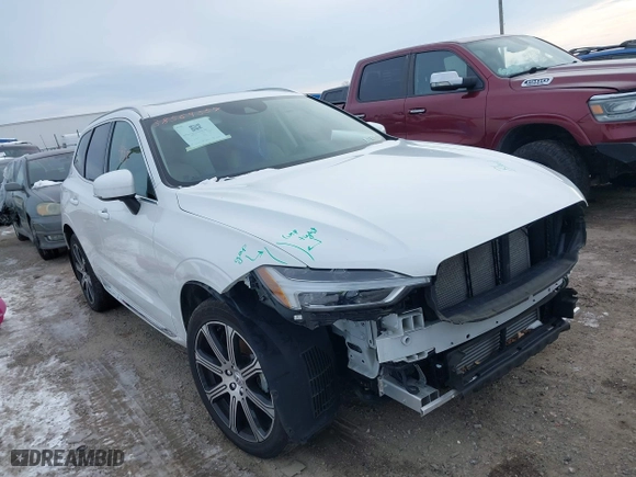 2020 Volvo XC60 Inscription with VIN YV4102RL0L1522300, listed as a IAAI auction lot 38569557 with 38,279 mi miles. Bid and sale history available at carsss.com. Image 1.