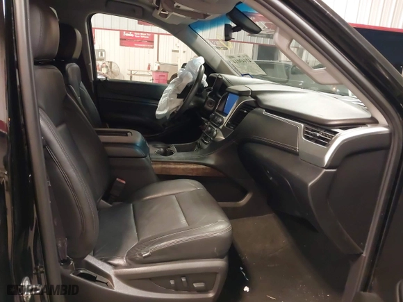2017 Chevrolet Tahoe LS with VIN 1GNSCAKC2HR395732, listed as a IAAI auction lot 41149014 with 133,727 mi miles. Bid and sale history available at carsss.com. Image 5.