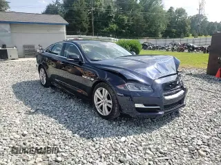 2017 Jaguar XJ R-Sport with VIN SAJWA1C70H8W05558, listed as a Copart auction lot 59759165 with 102,230 mi miles and Salvage title. Bid and sale history available at DreamBid. Image 13.