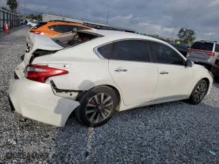 2017 Nissan Altima 2.5 SR with VIN 1N4AL3AP6HC272738, listed as a Copart auction lot 48463865 with 174,828 mi miles and Non Repairable. Bid and sale history available at carsss.com. Image 3.