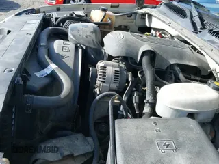 2003 Chevrolet Silverado 1500 LT с VIN 2GCEK19T031248177, выставлен на аукционе IAAI как лот 41956985 с пробегом 393 889 миль миль и . История ставок и продаж доступна на DreamBid. Изображение 19.