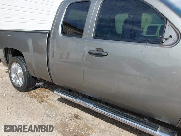 2007 Chevrolet Silverado 1500 LT w/1LT with VIN 2GCEC19J771721896, listed as a IAAI auction lot 41703914 with 217,121 mi miles. Bid and sale history available at carsss.com. Image 6.