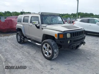 2006 Hummer H3 with VIN 5GTDN136068312962, listed as a IAAI auction lot 42087899 with 298,681 mi miles. Bid and sale history available at carsss.com. Image 1.
