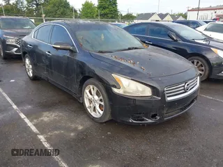 2013 Nissan Maxima S z VIN 1N4AA5AP8DC825224, wystawiony jako IAAI lot #42507619 z przebiegiem 222 541 mil mil oraz . Historia ofert i sprzedaży dostępna na DreamBid. Obrazek 1.