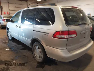 2003 Toyota Sienna LE with VIN 4T3ZF13C53U510457, listed as a IAAI auction lot 41642470 with 219,515 mi miles. Bid and sale history available at carsss.com. Image 3.