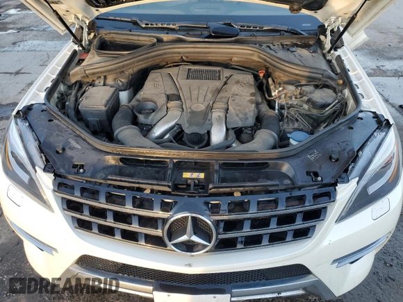 2013 Mercedes-Benz M 550 with VIN 4JGDA7DB8DA200333, listed as a Copart auction lot 85099484 with 204,839 mi miles and Salvage title. Bid and sale history available at DreamBid. Image 12.