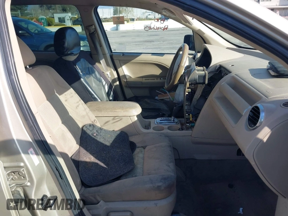 2005 Ford Freestyle SE with VIN 1FMZK01115GA81285, listed as a IAAI auction lot 41702956 with 355,505 mi miles. Bid and sale history available at carsss.com. Image 5.