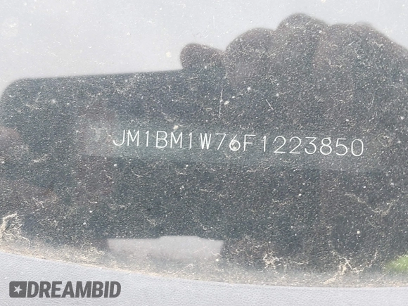 2015 Mazda 3 i Grand Touring z VIN JM1BM1W76F1223850, wystawiony jako IAAI lot #42356420 z przebiegiem 45 514 mil mil oraz . Historia ofert i sprzedaży dostępna na DreamBid. Obrazek 9.