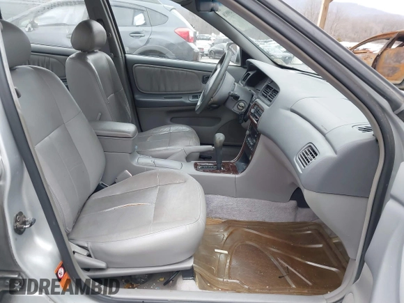 2000 Nissan Altima GXE with VIN 1N4DL01A3YC226341, listed as a IAAI auction lot 41499818 with 173,133 mi miles. Bid and sale history available at carsss.com. Image 5.