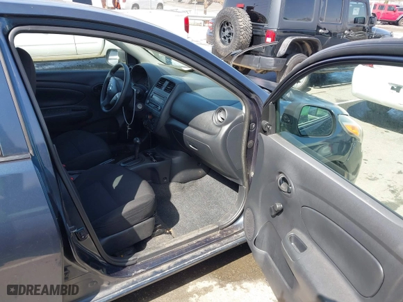 2015 Nissan Versa SV with VIN 3N1CN7AP2FL928118, listed as a IAAI auction lot 41724808 with 173,808 mi miles. Bid and sale history available at carsss.com. Image 5.