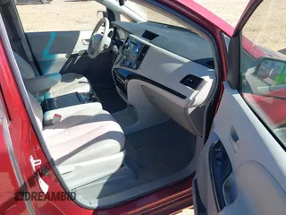 2011 Toyota Sienna LE AAS with VIN 5TDKK3DC5BS002349, listed as a IAAI auction lot 42058258 with 284,140 mi miles. Bid and sale history available at carsss.com. Image 5.
