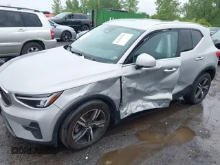2024 Volvo XC40 Core Bright Theme with VIN YV4L12UK9R2311071, listed as a IAAI auction lot 42295970 with 7,113 mi miles and . Bid and sale history available at DreamBid. Image 6.