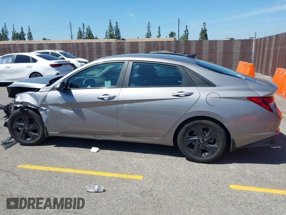 2023 Hyundai Elantra SEL z VIN KMHLM4AG0PU578263, wystawiony jako IAAI lot #41981023 z przebiegiem 44 015 mil mil oraz . Historia ofert i sprzedaży dostępna na DreamBid. Obrazek 13.