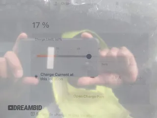 2025 Tesla Model 3 Long Range z VIN 5YJ3E1EB4SF874936, wystawiony jako IAAI lot #41157464 z przebiegiem 5331 mil mil oraz . Historia ofert i sprzedaży dostępna na DreamBid. Obrazek 14.