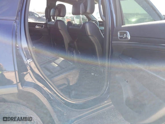2018 Jeep Grand Cherokee Limited with VIN 1C4RJFBG8JC424639, listed as a IAAI auction lot 41756348 with 100,732 mi miles. Bid and sale history available at carsss.com. Image 8.