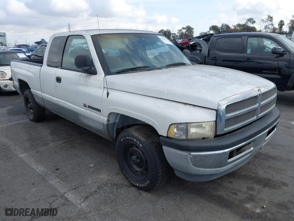2000 Dodge Ram 1500 with VIN 1B7HC13Y5YJ167462, listed as a IAAI auction lot 41446564 with 141,260 mi miles. Bid and sale history available at carsss.com. Image 1.