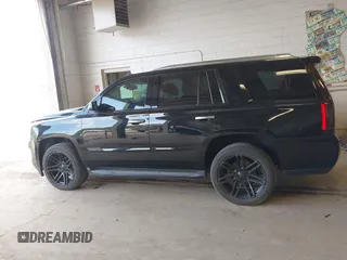 2015 Cadillac Escalade Luxury z VIN 1GYS4BKJ8FR213467, wystawiony jako IAAI lot #42460708 z przebiegiem 105 756 mil mil oraz . Historia ofert i sprzedaży dostępna na DreamBid. Obrazek 14.
