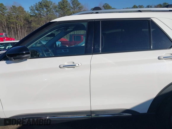2022 Ford Explorer Limited with VIN 1FMSK8FH2NGB65833, listed as a IAAI auction lot 41664618 with 31,459 mi miles. Bid and sale history available at carsss.com. Image 15.