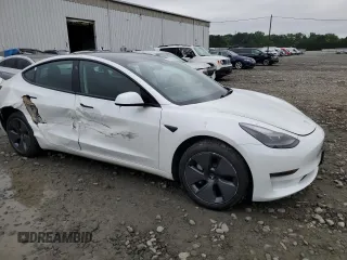 2023 Tesla Model 3 z VIN 5YJ3E1EA3PF574626, wystawiony jako Copart lot #61131145 z przebiegiem 17 390 mil mil oraz Szkoda całkowita • Salvage title. Historia ofert i sprzedaży dostępna na DreamBid. Obrazek 4.