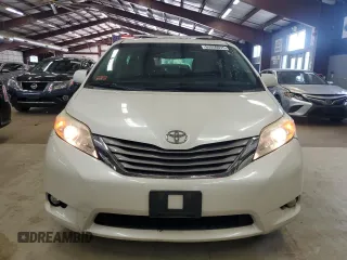 2015 Toyota Sienna Limited z VIN 5TDDK3DC3FS125940, wystawiony jako Copart lot #63550075 z przebiegiem 213 091 mil mil oraz Czysty tytuł • Clean title. Historia ofert i sprzedaży dostępna na DreamBid. Obrazek 5.