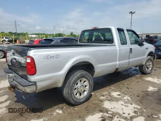 2006 Ford F-250 XL z VIN 1FTSX21556EC90337, wystawiony jako Copart lot #56307825 z przebiegiem 152 754 mil mil oraz Szkoda całkowita • Salvage title. Historia ofert i sprzedaży dostępna na DreamBid. Obrazek 3.