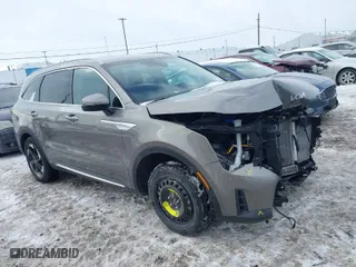 2025 Kia Sorento Plug-In Hybrid EX with VIN KNDRJDJH5S5302521, listed as a IAAI auction lot 41463461 with 7,624 mi miles. Bid and sale history available at carsss.com. Image 1.