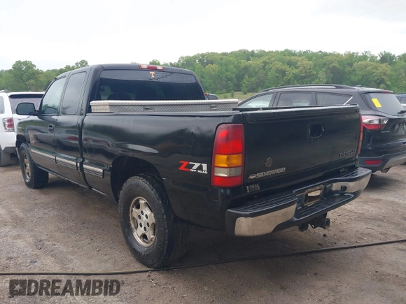 2001 Chevrolet Silverado 1500 LS with VIN 1GCEK19T11E256199, listed as a IAAI auction lot 42088180 with 253,252 mi miles. Bid and sale history available at carsss.com. Image 3.