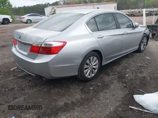 2013 Honda Accord Sdn EX-L with VIN 1HGCR2F87DA023448, listed as a IAAI auction lot 41898974 with 147,283 mi miles. Bid and sale history available at carsss.com. Image 4.