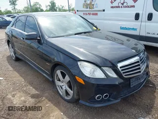 2010 Mercedes-Benz E 350 Luxury z VIN WDDHF8HBXAA053019, wystawiony jako IAAI lot #42290634 z przebiegiem 162 948 mil mil oraz . Historia ofert i sprzedaży dostępna na DreamBid. Obrazek 1.