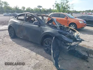2025 Tesla Model Y Long Range z VIN 7SAYGDED0SA374761, wystawiony jako IAAI lot #41890211 z przebiegiem Nie podano mil oraz . Historia ofert i sprzedaży dostępna na DreamBid. Obrazek 1.