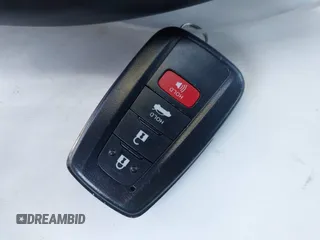 2023 Toyota Camry SE z VIN 4T1T11AK0PU833313, wystawiony jako IAAI lot #41743288 z przebiegiem 25 195 mil mil oraz . Historia ofert i sprzedaży dostępna na DreamBid. Obrazek 11.