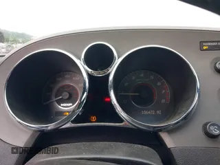 2009 Pontiac Solstice GXP z VIN 1G2MG35XX9Y102204, wystawiony jako IAAI lot #42255138 z przebiegiem 106 472 mil mil oraz . Historia ofert i sprzedaży dostępna na DreamBid. Obrazek 7.
