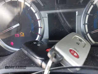 2017 Toyota 4Runner SR5 z VIN JTEBU5JR6H5417298, wystawiony jako IAAI lot #42464895 z przebiegiem 144 266 mil mil oraz . Historia ofert i sprzedaży dostępna na DreamBid. Obrazek 11.