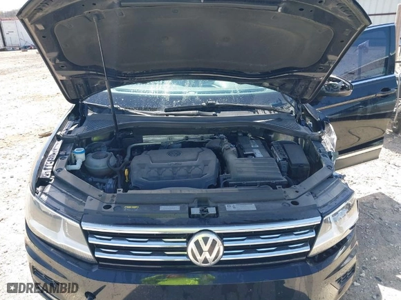 2018 Volkswagen Tiguan SEL with VIN 3VV3B7AX2JM165849, listed as a IAAI auction lot 41827856 with 114,238 mi miles. Bid and sale history available at carsss.com. Image 10.